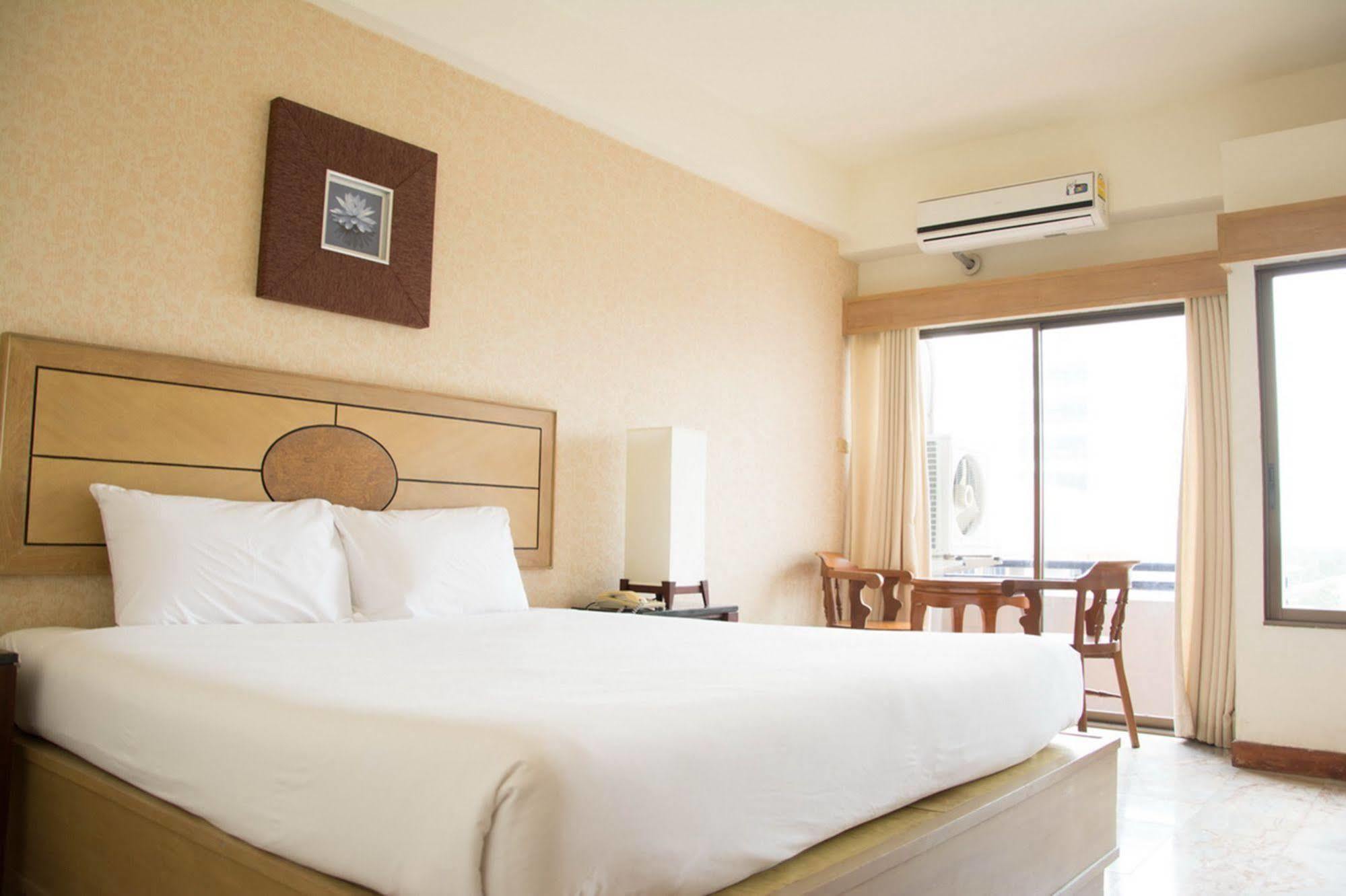 Nonthaburi Palace Hotel Eksteriør bilde